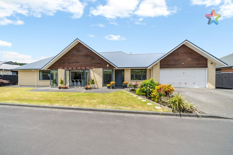 7 Cottle Heath Close, Manor Park, Lower Hutt - Carousel 1