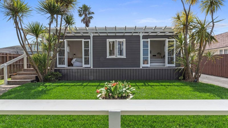 4A Coronation Street, Belmont, Auckland - Carousel 1