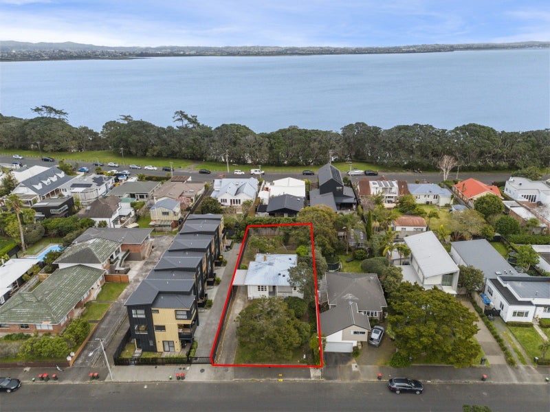 432 Point Chevalier Road, Point Chevalier, Auckland - Carousel 1