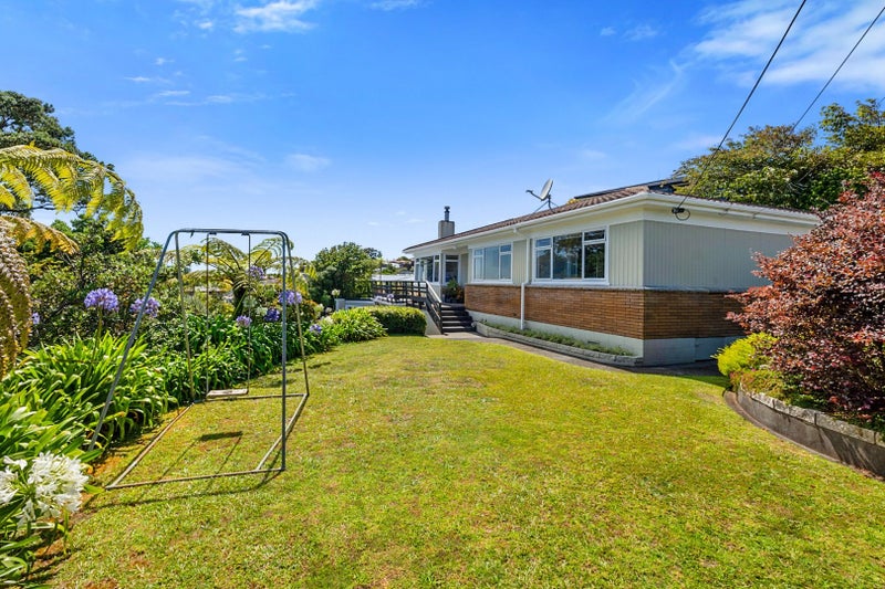 18 Mount View Place, Spotswood, New Plymouth, Taranaki - Carousel 1