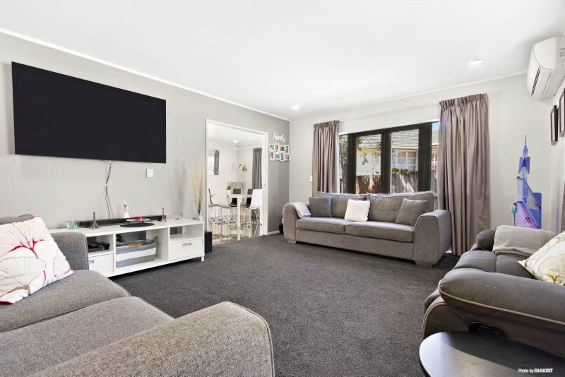 106B Owairaka Avenue, Mount Albert, Auckland - Carousel 2