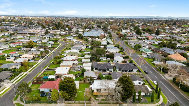 60A Insoll Avenue, Enderley, Hamilton - Carousel 17