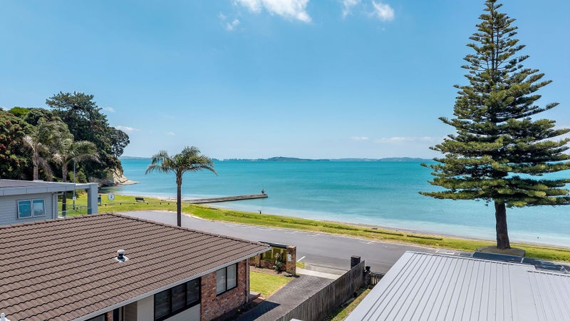 2/3 The Esplanade, Eastern Beach, Auckland - Carousel 1