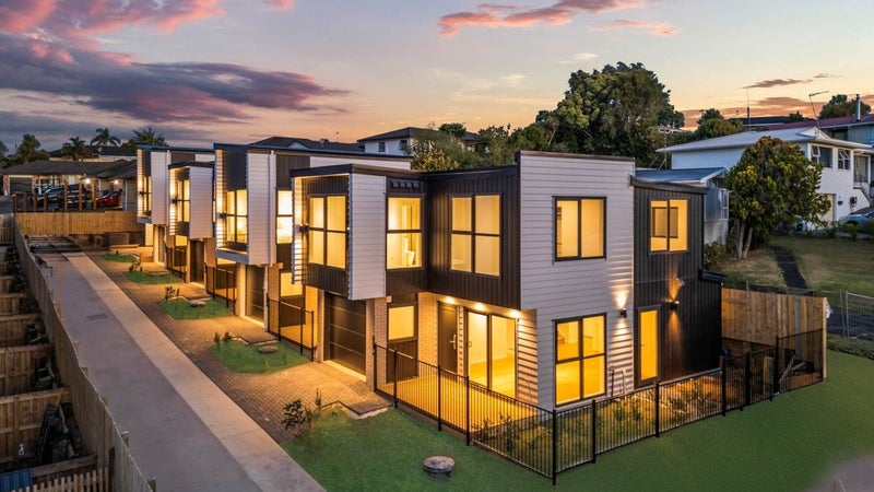 12E Hewlett Road, Massey, Auckland - Carousel 1