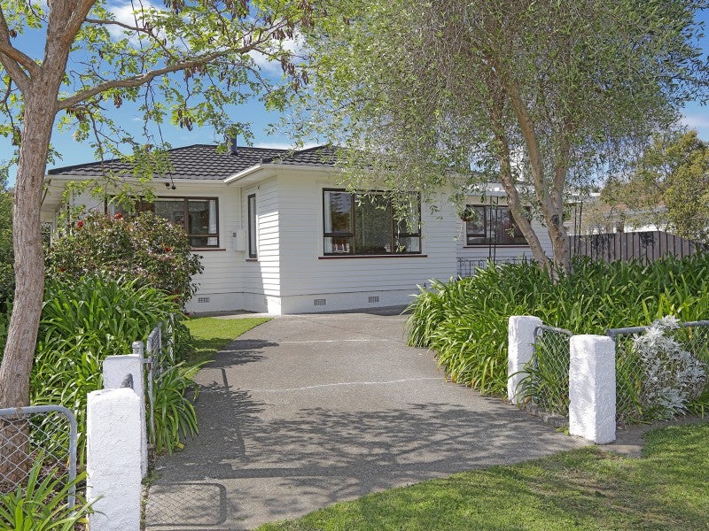 54 Jervois Road, Jervoistown, Napier - Carousel 1