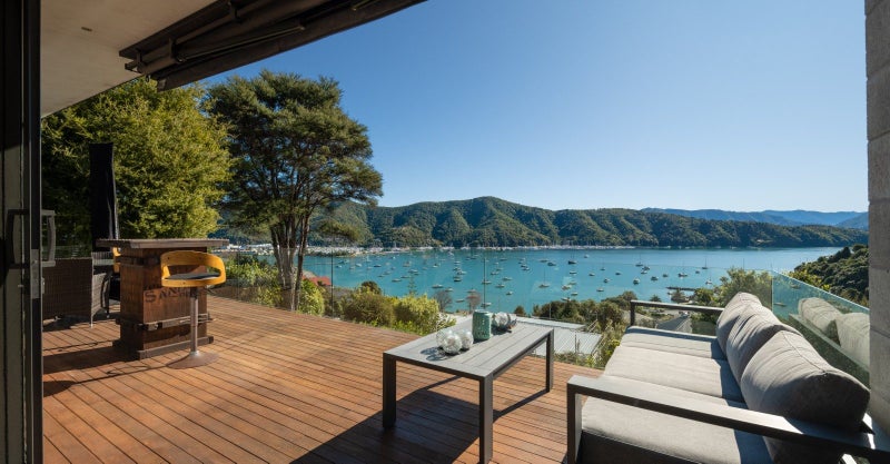 27 Amelia Crescent, Waikawa, Picton - Carousel 1