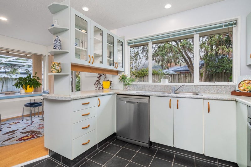 2 Malthouse Lane, Heathcote Valley, Christchurch - Carousel 2