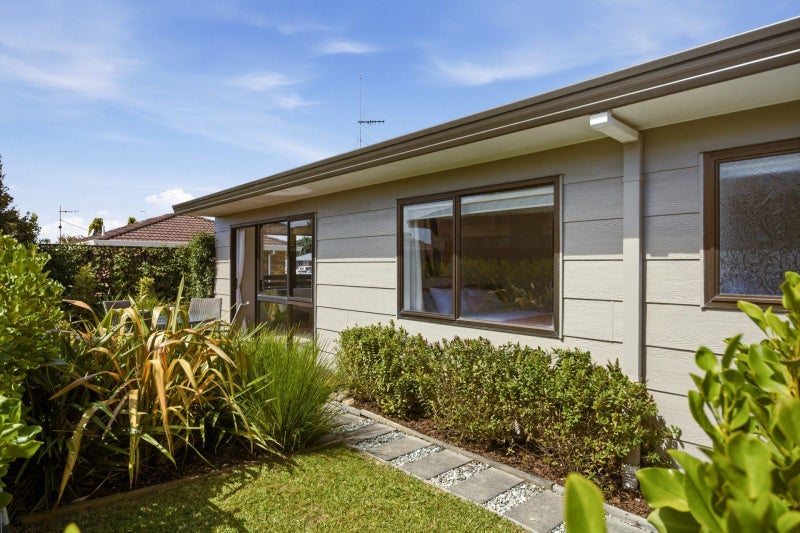 5A Monowai Street, Mount Maunganui, Mount Maunganui - Carousel 1