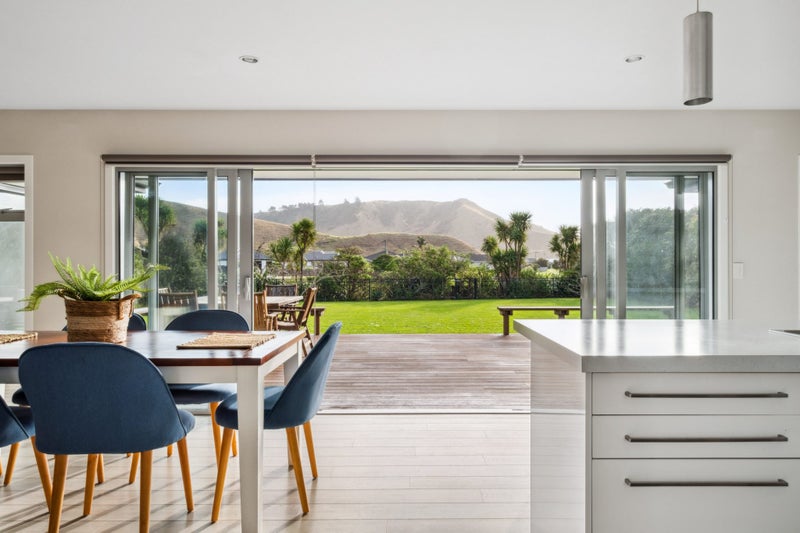 4 Ferris Crescent, Wainui, Gisborne - Carousel 1