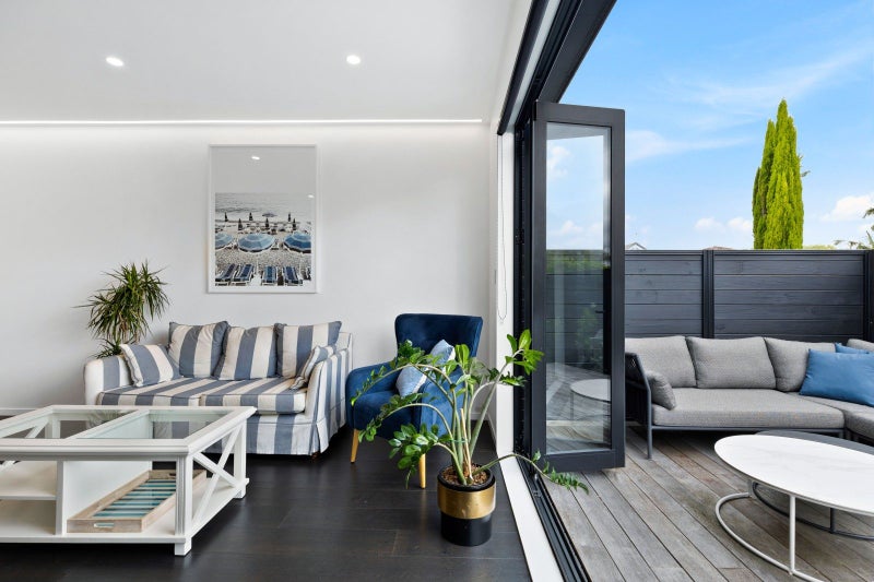 18B St Michaels Avenue, Point Chevalier, Auckland - Carousel 1