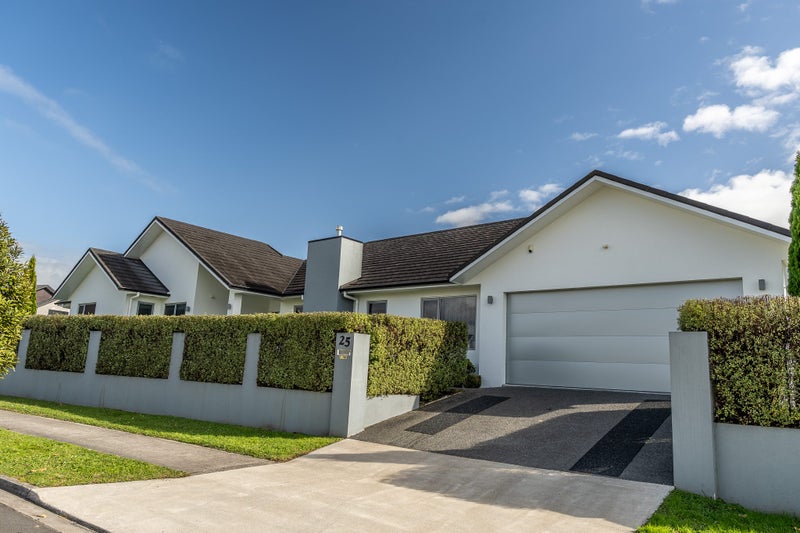 25 Batten Drive, Flagstaff, Hamilton - Carousel 2