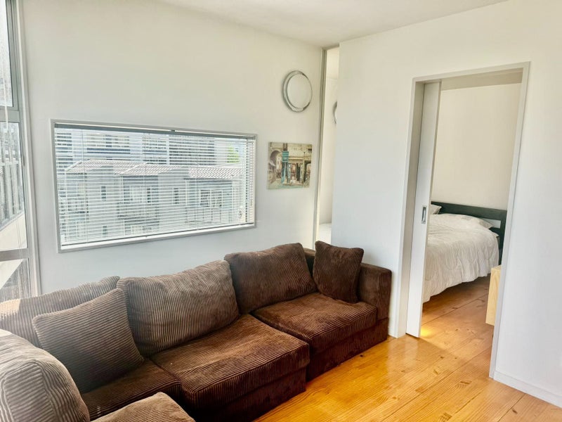 5B/8 Scotia Place, Auckland Central, Auckland - Carousel 2
