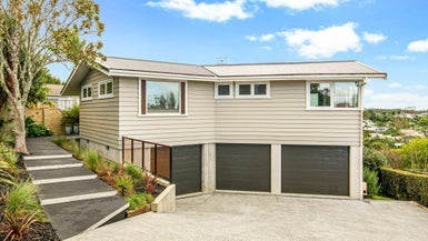 50 Exmouth Road, Northcote, Auckland - Carousel 1