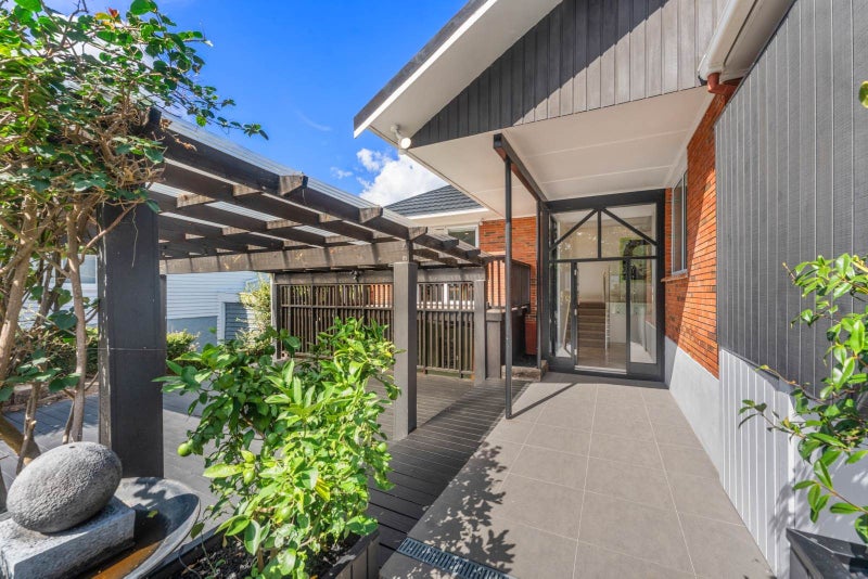 85 Exmouth Road, Northcote, Auckland - Carousel 1