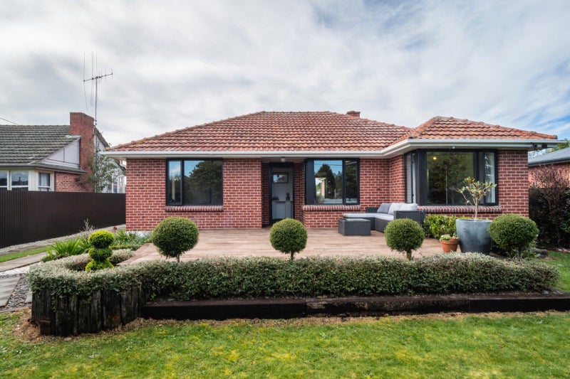 8 Ormsby Street, Temuka - Carousel 1