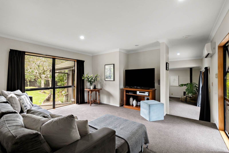 14 Castleton Drive, Howick, Auckland - Carousel 2