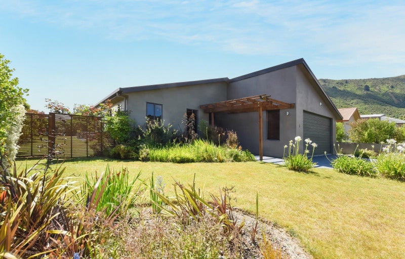 8 Nautique Place, Waikawa, Picton - Carousel 1