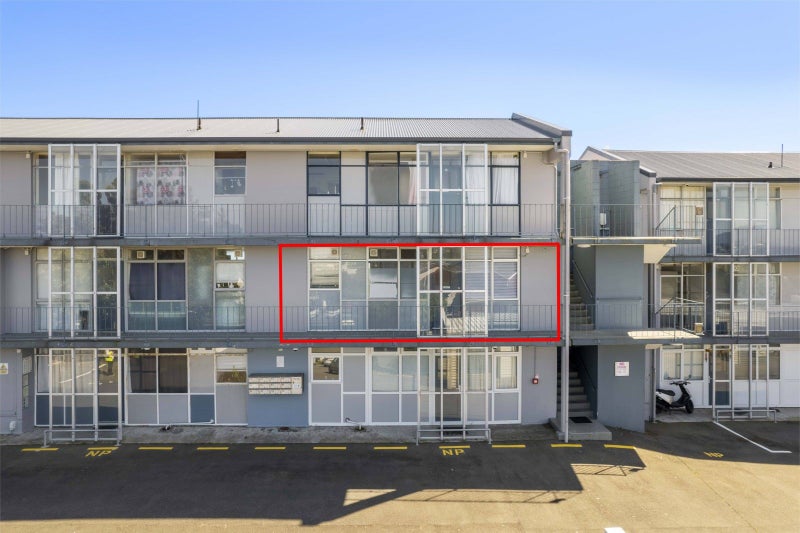 B4/23 Rangitane Street, Maupuia, Wellington - Carousel 24