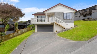 18 van Dyke Place, West Harbour, Auckland - Carousel 1
