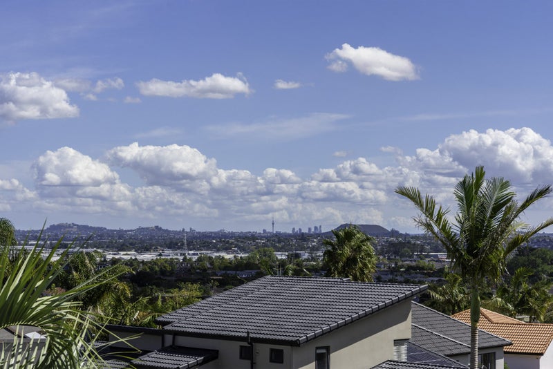 44 Brooke Ridge Rise, East Tamaki Heights, Auckland - Carousel 2