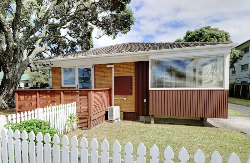 1/760 Beach Road, Browns Bay, North Shore City, Auckland - Carousel 1