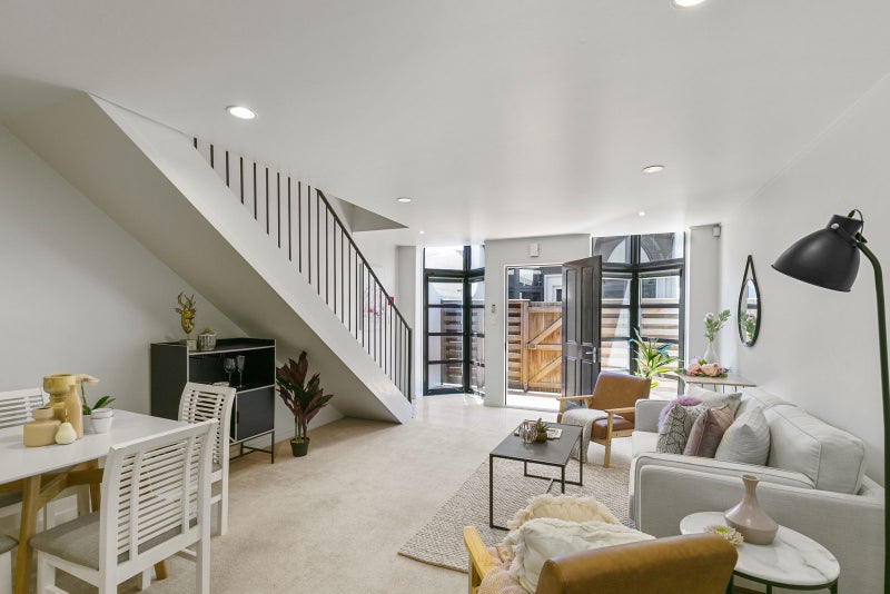 8/9 Ebor Street, Te Aro, Wellington - Carousel 1