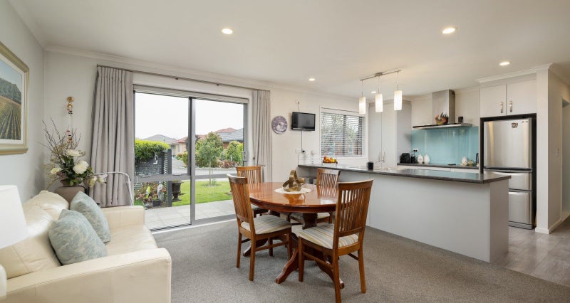 9 Korari Grove , Redwoodtown, Redwoodtown - Carousel 1