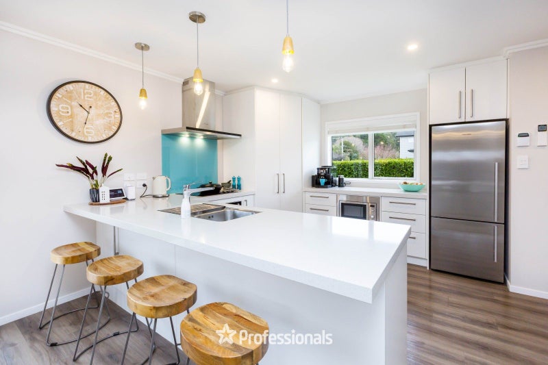 2 Chalfont Road, Silverstream, Upper Hutt - Carousel 2