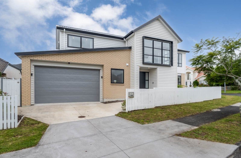 10 Bronte Place, Somerville, Auckland - Carousel 1