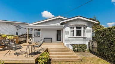 50 Kiwi Road, Point Chevalier, Auckland - Carousel 1