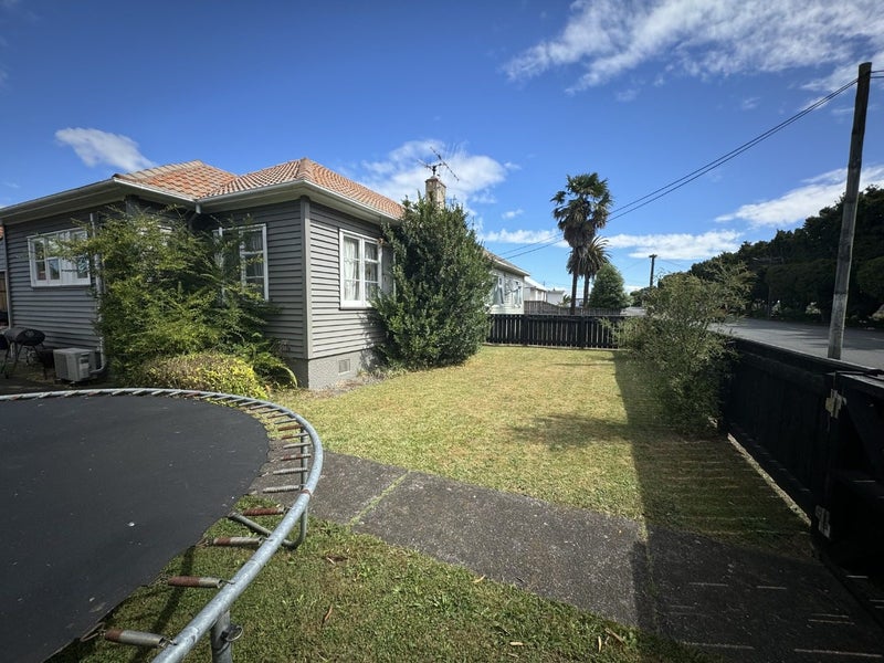 64 Cambridge Street, Levin, Levin - Carousel 1