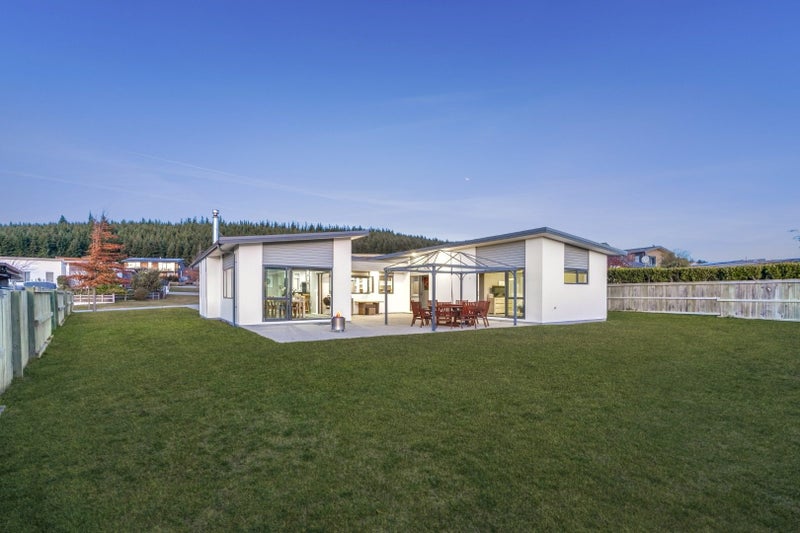7 Centre Crescent, Wanaka, Wanaka, Otago - Carousel 13
