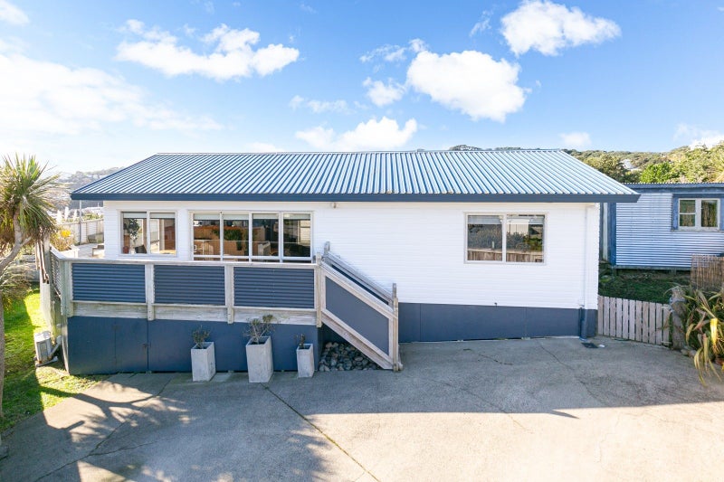 12C Rahui Street, Strathmore Park, Wellington - Carousel 1
