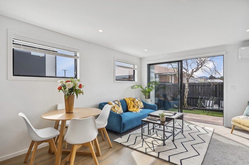 67C Royal Crescent, Saint Kilda, Dunedin - Carousel 1