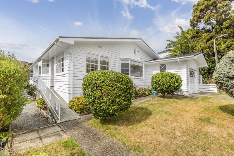 5 Ridd Crescent, Karori, Wellington - Carousel 2