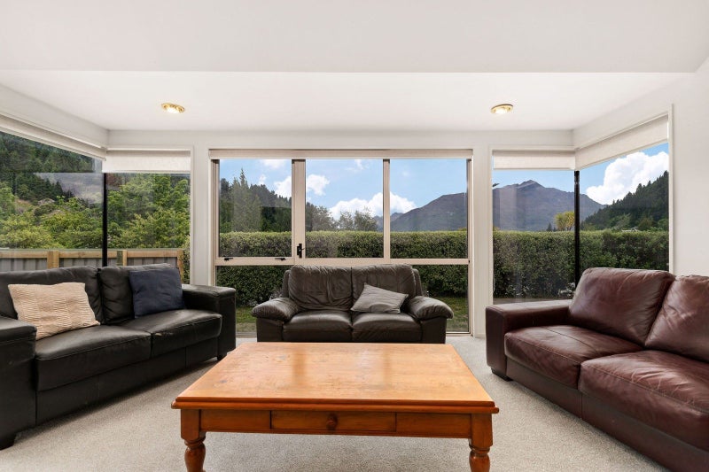 27A Bowen Street, Queenstown, Queenstown - Carousel 1