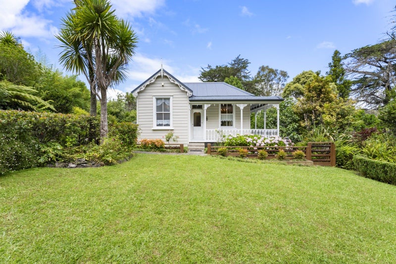 200 Huia Road, Titirangi, Auckland - Carousel 1