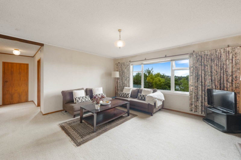 107 Whitney Street, New Windsor, Auckland - Carousel 2