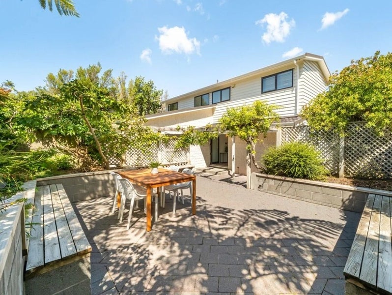 30 Stanhope Grove, Korokoro, Lower Hutt - Carousel 1