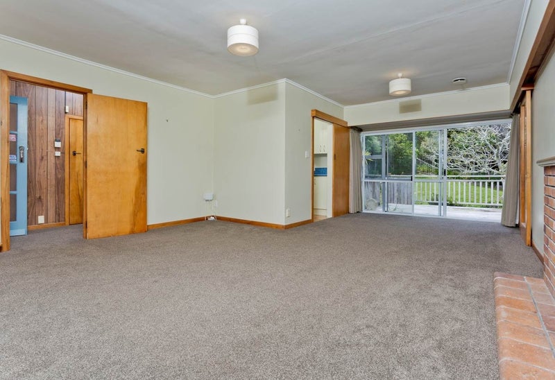 8 Radiata Lane, Chatswood, Auckland - Carousel 2