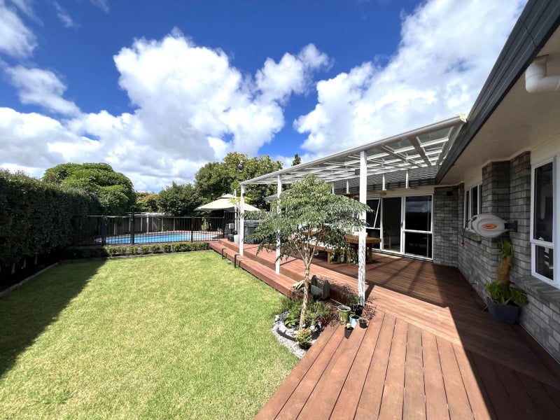 4 Hanly Close, West Harbour, Auckland - Carousel 2