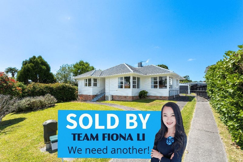 57 Divich Avenue, Te Atatu South, Auckland - Carousel 1