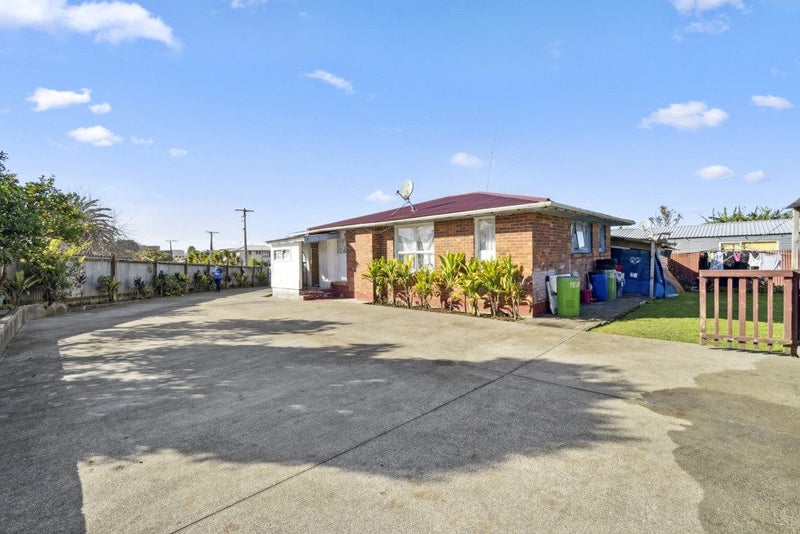 9 Macky Avenue, Mangere East, Auckland - Carousel 1