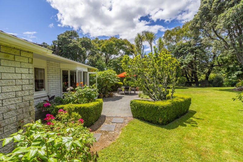 286 Main Road North, Waikanae - Carousel 1