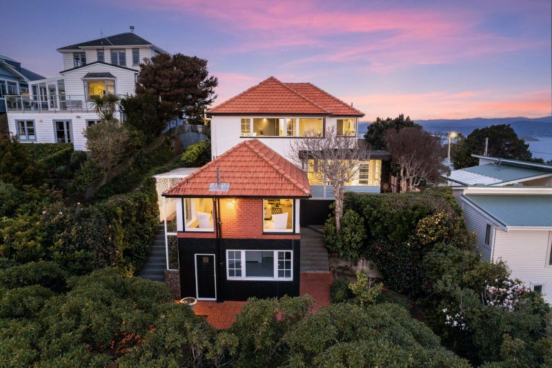 64 Amritsar Street, Khandallah, Wellington - Carousel 24