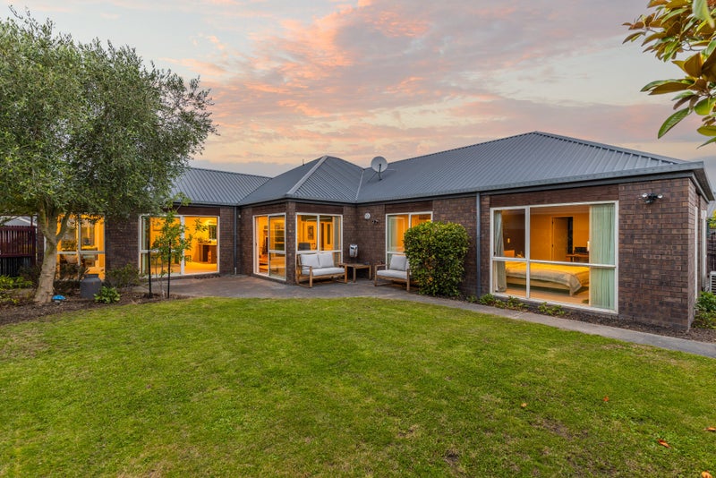 4 Thornlea Place, Halswell, Christchurch - Carousel 1