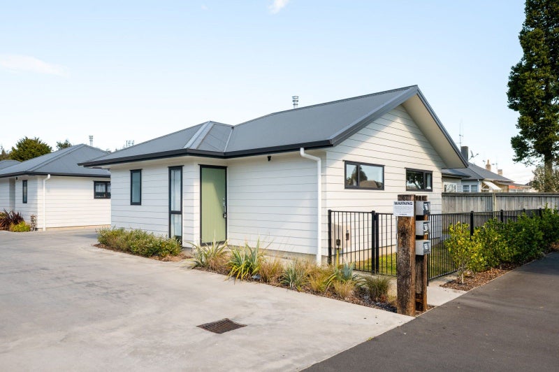 1/72 Claude Street, Fairfield, Hamilton - Carousel 17