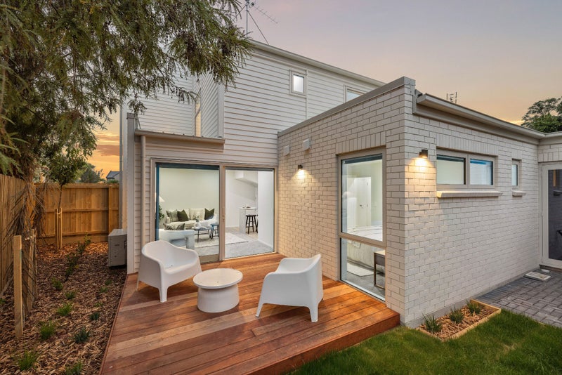 21 Courtenay Street, St Albans, Christchurch - Carousel 2