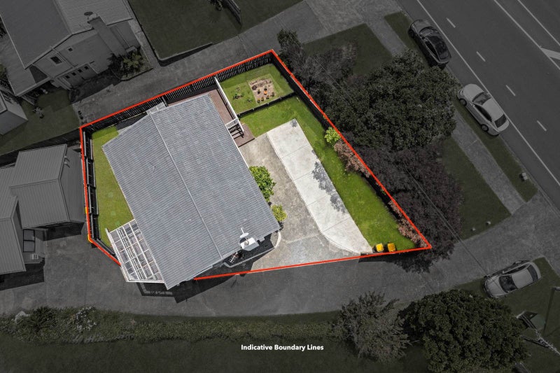 1/962 East Coast Road, Torbay, North Shore City, Auckland - Carousel 1