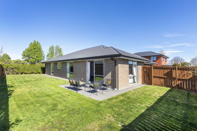 18 Josephine Crescent, Aidanfield, Christchurch - Carousel 1